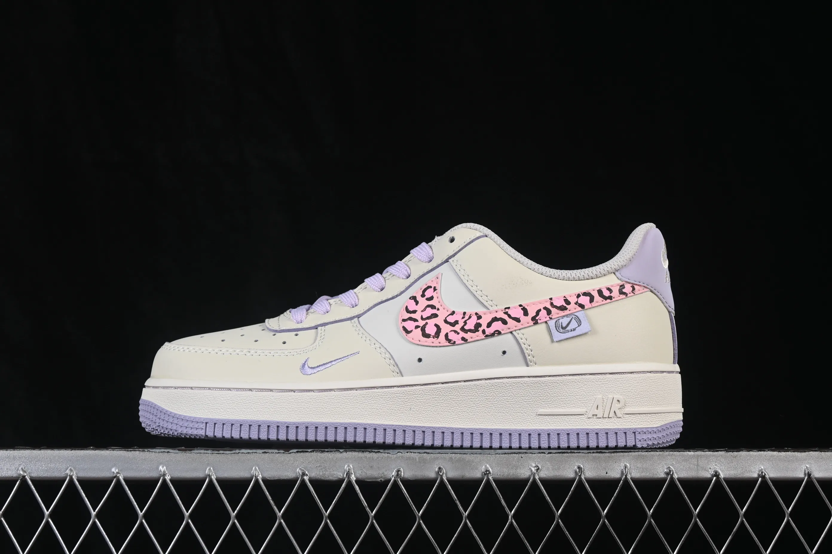 All categories Nk Air Force 1 Air Force series Nk Air Force 1 Low Air Force low-top Nike Air Force 1'07 Low "Misty Leopard" Hand-painted graffiti Milk mist leopard print Air Force 1 low-top casual sneakers FB1893-312